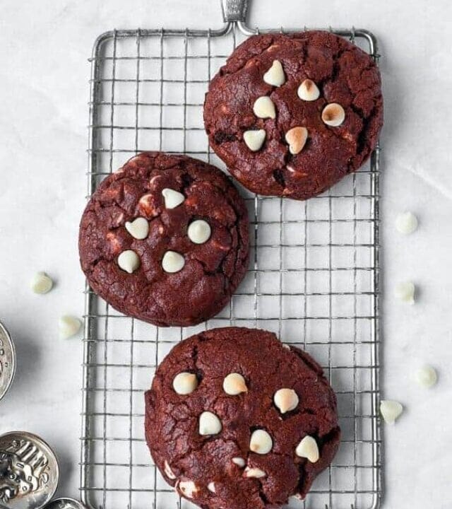 Red Velvet Cookies | kickassbaker.com #redvelvet #cookies #valentinesdayrecipes #vday #love #kickassbaker #cookierecipes #valentines #treat