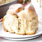 Fluffy cinnamon rolls ready in one hour.